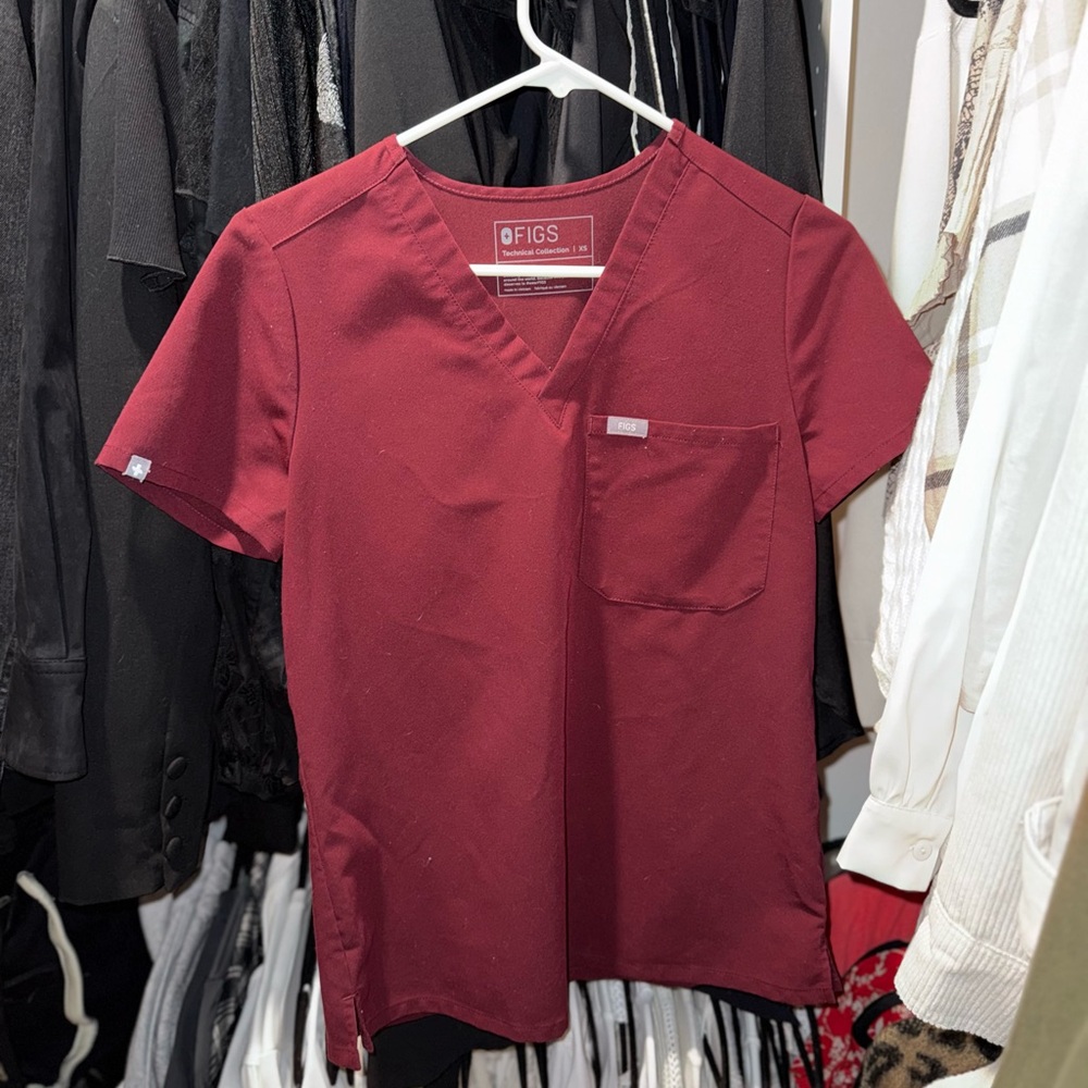FIGS Catarina XS Burgundy Scrub Top
